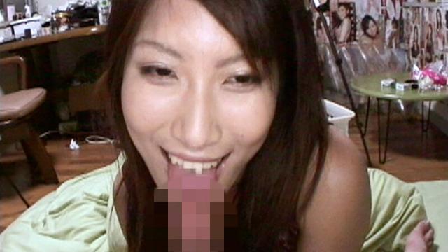 シン・素人援交生中出し【腐完全版】あきら監督が選ぶ！伝説の失踪監督「クズ親父 あつし 他選作品集」個撮オヤジの変態部屋へようこそ！愛しの裏垢素人小娘にナマポ親父の濃ゆ～いザー汁ナマ中出し【失踪】そして伝説へ… サンプル画像 9