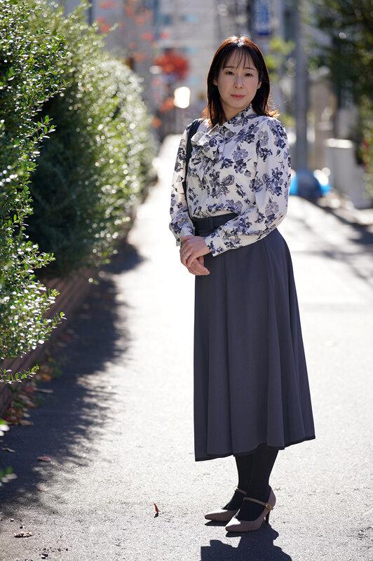大量ぶっかけ志願 白く汚されたい変態素人妻 ゆかさん サンプル画像 1