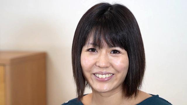 アナルを見せるのはイイけど、オ●ンコは…嫌だから前貼りを自分で貼ってお尻の穴を見せてあげる 長谷部智美 サンプル画像 1