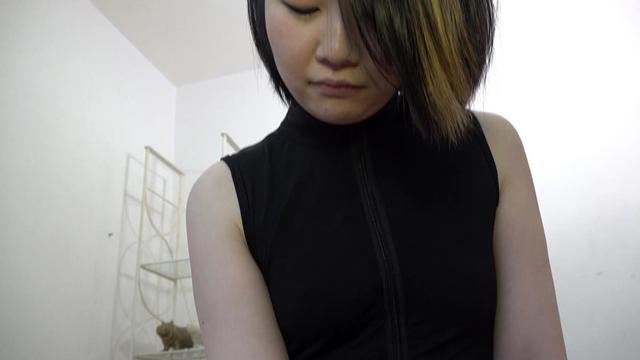 ディルドって…前からも後ろからも気持ちイイから～テーブルに付けてM字開脚でイキました 雨宮葉月 サンプル画像 7