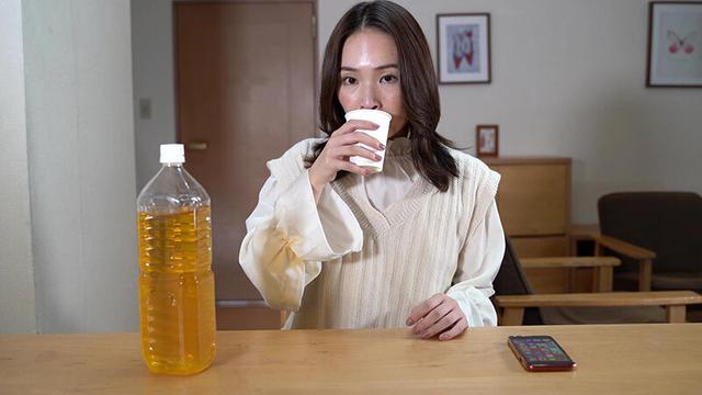 トイレに間に合わずに、そのままオモラシ…してしまいました。。。見ます？ 合田さくら サンプル画像 3