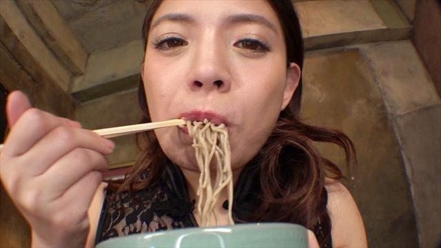 性欲食欲旺盛な爆乳爆喰い8人娘 5時間 サンプル画像 16
