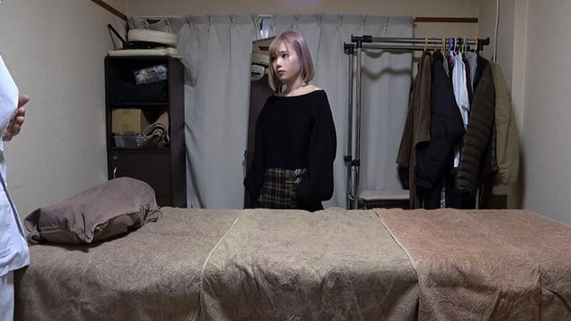 媚薬オイルマッサージ 痴●盗撮＆中出し素人娘VOL.39 超強力媚薬を配合したマッサージオイルを施術中に知らずに塗りこまれたオンナは、身体の火照りに驚き、チ○ポを欲しがる自分に戸惑い、垂れ出したマン汁に恥ずかしがりながらも生ハメ中出しまで欲してしまう！ サンプル画像 16