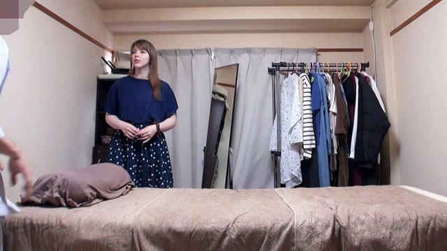 媚薬オイルマッサージ 痴●盗撮＆中出し素人娘VOL.43 超強力媚薬を配合したマッサージオイルを施術中に知らずに塗りこまれたオンナは、身体の火照りに驚き、チ○ポを欲しがる自分に戸惑い、垂れ出したマン汁に恥ずかしがりながらも生ハメ中出しまで欲してしまう！ サンプル画像 1