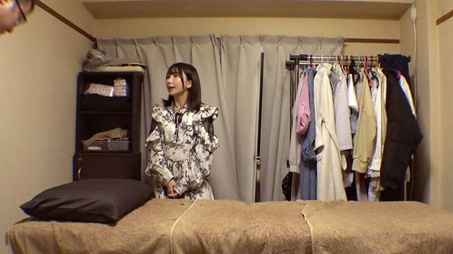 媚薬オイルマッサージ 痴●盗撮＆中出し素人娘VOL.61 超強力媚薬を配合したマッサージオイルを施術中に知らずに塗りこまれたオンナは、身体の火照りに驚き、チ〇ポを欲しがる自分に戸惑い、垂れ出したマン汁に恥ずかしがりながらも生ハメ中出しまで欲してしまう！ サンプル画像 14