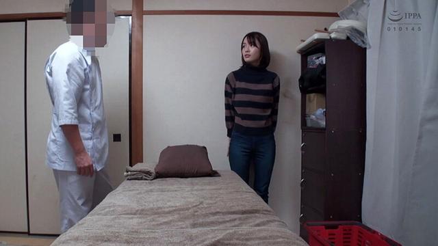 媚薬オイルマッサージ 痴●盗撮15人15SEX15中出し総集編8時間SP vol.2 超強力媚薬を配合したマッサージオイルの被害者の中で特に人気のあった娘15人を一挙にお届け！！ サンプル画像 4
