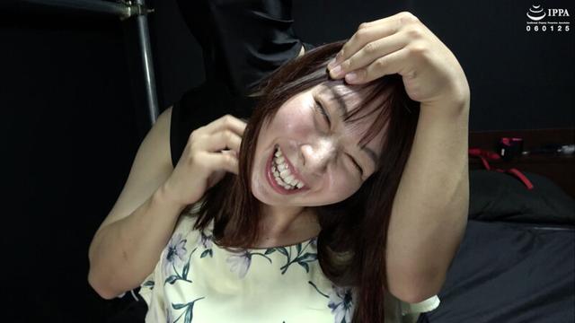 緊張している若奥様へのくすぐり感度チェック！ 堂本未來 サンプル画像 7