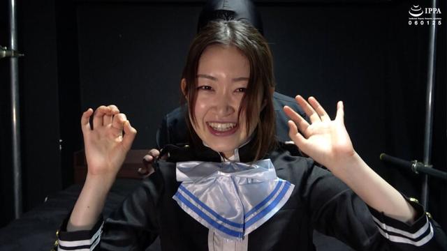 CAさんをくすぐり感度チェックしながらインタビュー！ 中園めいな サンプル画像 3