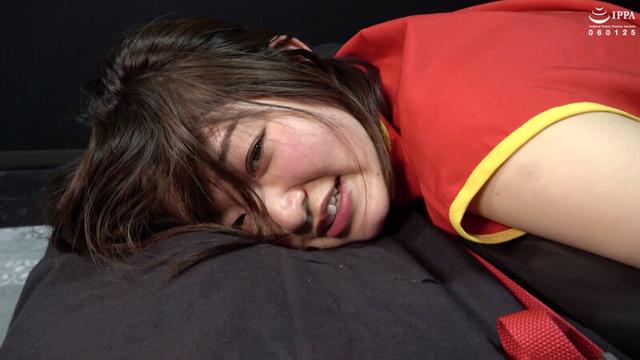 脇腹が弱点のチャイナ娘を四肢拘束！ 仰向けうつ伏せで抵抗できないくすぐったさに大暴れ！ 中園めいな サンプル画像 13