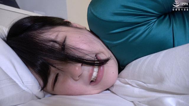 くすぐり激弱の女の子を後ろ手拘束して足裏や脇くすぐりの刑に！ 西丘エマ サンプル画像 7