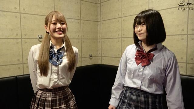 制服女子に四つん這いでくすぐり対決をしてもらった サンプル画像 1