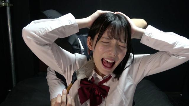 アイドルのくすぐりバラエティ！制服でくすぐりガマンゲーム！ 宇佐美みおん サンプル画像 4