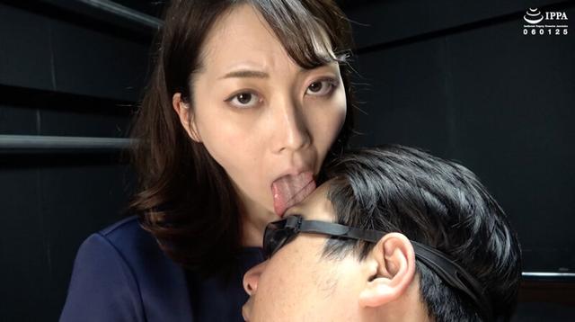【舌ベロ】超濃厚な舌ベロで顔舐め唾垂らしM男いじめ＋おまけで本気オナニー 香椎佳穂 サンプル画像 3