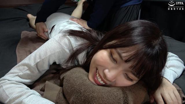 「部屋着のお姉さんをくすぐりマッサージ！ 身も心もこちょこちょでほぐれてぐったり」わかしラボ WAKA-049 篠咲らら 3 サンプル画像 4