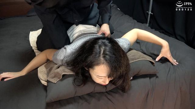 「マッサージくすぐりでほたるさんの硬い体をほぐしながらくすぐったさをさらにアップ！」わかしラボ WAKA-065 海埜ほたる 2 サンプル画像 5