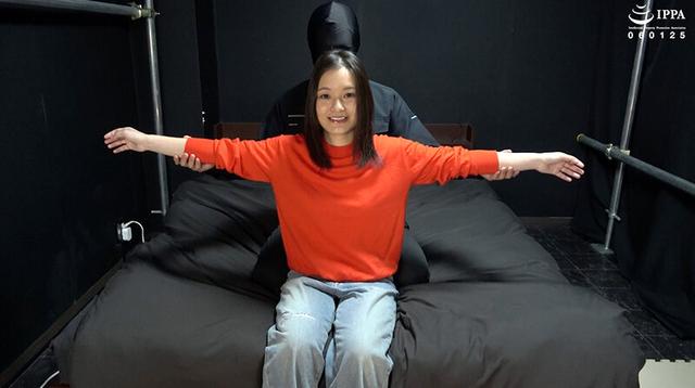 「くすぐり方にコツのいる笑顔が素敵な真冬ちゃんを私服くすぐりチェック！」わかしラボ WAKA-068 雪奈真冬 1 サンプル画像 2