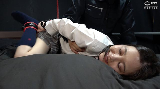 「制服少女を海老反り拘束！ 新たな弱点発見で笑い転げる真冬ちゃん！」わかしラボ WAKA-068 雪奈真冬 2 サンプル画像 3