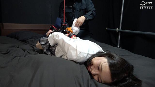 「制服少女を海老反り拘束！ 新たな弱点発見で笑い転げる真冬ちゃん！」わかしラボ WAKA-068 雪奈真冬 2 サンプル画像 5