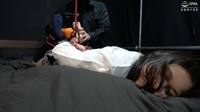 「制服少女を海老反り拘束！ 新たな弱点発見で笑い転げる真冬ちゃん！」わかしラボ WAKA-068 雪奈真冬 2 サンプル画像 6