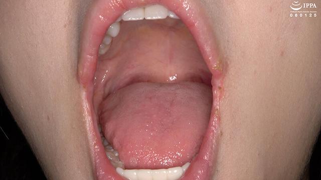 【人気女優 琥珀ややチャンの超貴重な歯・口内・のどちんこ観察＆咀嚼】ADOA-085 琥珀やや サンプル画像 10
