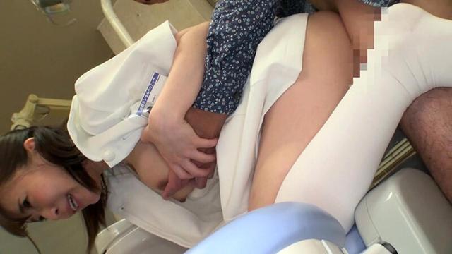 やたらと目があう歯医者さん 望月りさ サンプル画像 13