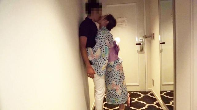 浴衣美女は濃密フェラで連続発射を誘う サンプル画像 1