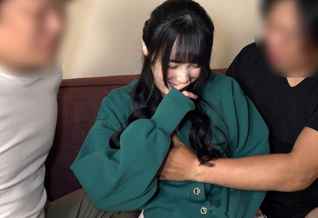 新人 日向かのん 27歳 真面目な顔して性欲モンスター 丸の内銀行員 彼氏公認、昼休みに生ハメ中出しAVデビュー サンプル画像 10