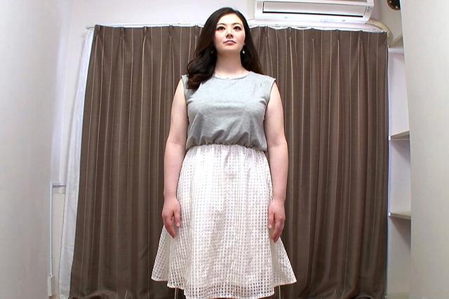 素人初ヘアヌード撮影会Vol.024 小泉百合 30歳/庄司舞 30歳 サンプル画像 2