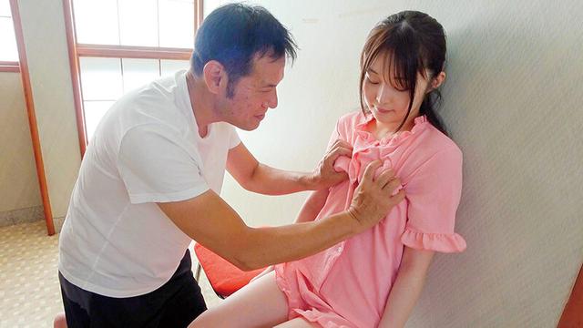 色白で大人しい姪っ子たちとイタズラ温泉旅行 サンプル画像 12