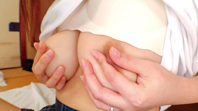 巨乳人妻温泉デート 夫の寝取られ願望で恥じらう美人妻 あかね28歳 サンプル画像 17