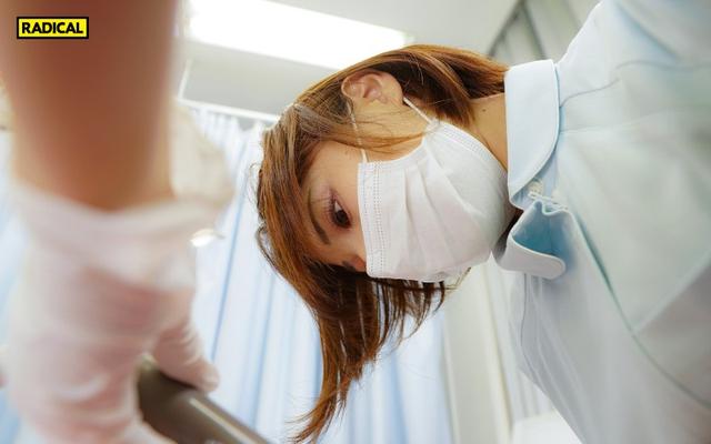 【VR】大きな胸を顔に押しつけてくる歯科衛生士のデカ乳をねっとり鷲掴みしたら吐息を漏らし感じまくった 若宮はずき サンプル画像 14