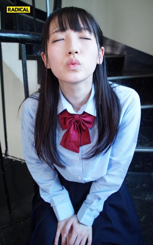 【VR】こんな場所で？！いきなり顔舐め唾まみれ…濃厚キスに飢えた女が突然あなたの唇を襲う いきなりベロちゅう唇レ○プ サンプル画像 10