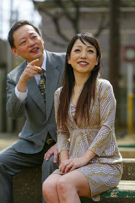 熟年ドラマ集～五十路を迎えた夫婦が妻に媚薬を使って大変な事に！！、円満夫婦の秘訣は媚薬にあり！～ サンプル画像 12
