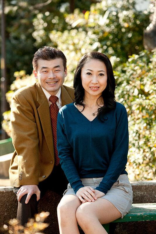 熟女とは思えない美貌とスタイル！エロ過ぎる人妻熟女のヌケル妖艶なセックス！4時間8人！ サンプル画像 19