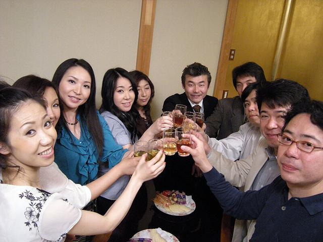 熟女の合コン！酔った勢いで盛り上がって…セックスしちゃいました！ サンプル画像 4