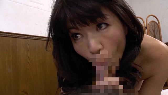 熟女とは思えない美貌とスタイル！色気ムンムン熟女とヤリまくり！ サンプル画像 9