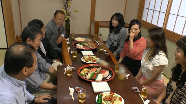 熟女同窓会！憧れの同級生や先生と甘い一夜を過ごす！ドラマ3選！ サンプル画像 6