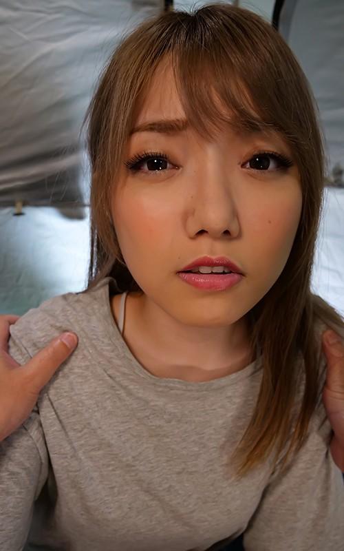 【VR】ソロキャンプに来たギャルが熊に追われて俺のテントに転がり込んできた！！2 パニックVR！！ 今度の奴は凶暴だ！人喰い（？）熊、襲来！！ 夏原唯 サンプル画像 3