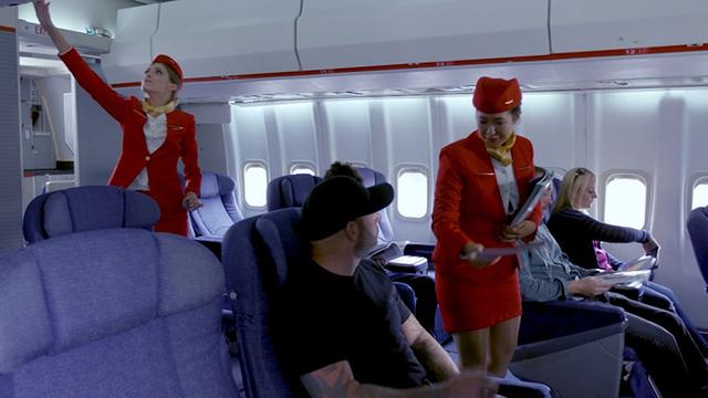 【Marc Dorcel】Dorcel Airlines～ステイ先でハメを外して乱●しちゃった欲求不満CAたち～ サンプル画像 5