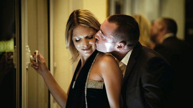 【Marc Dorcel】BOURGEOISES～誰とでも寝てしまう金持ち美人のヤリマン8人～ サンプル画像 10
