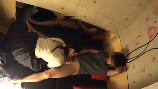噂の円盤リフレ嬢2 当たり前のように裏オプを持ちかけるイマドキのリフレ娘はエロ過ぎる！！ 新宿/秋葉原/渋谷編 サンプル画像 17
