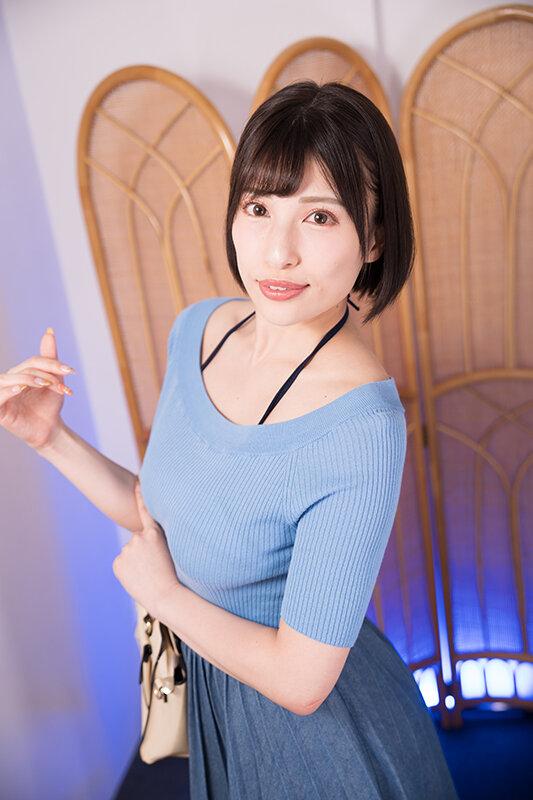 人妻限定高級エステサロン 無料体験チラシを持ってきた人妻はずきさん サンプル画像 1