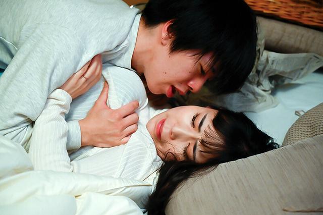 麗しの兄嫁 美人で普段から愛想のいいお義姉さんが実は凄い巨乳でオナニー大好き欲求不満女だということを僕は知っている…吉根ゆりあ サンプル画像 12
