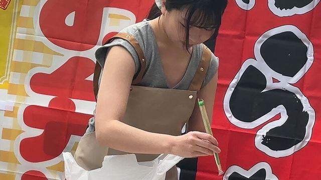 移動販売車の看板娘 【栄養精力満点・お弁当屋さん・綺麗なお姉さん・スイミン●】 サンプル画像 3