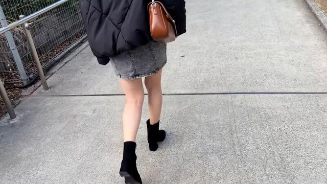 街角で声をかけてくすぐりさせてもらう 食品工場事務員 みりなちゃん サンプル画像 1