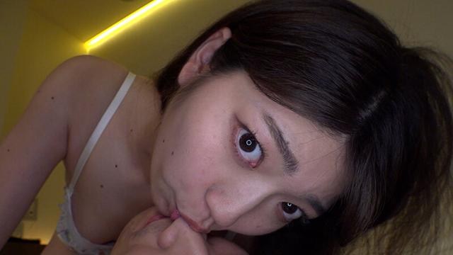 舌割れトロ顔女子がM男に濃厚鼻フェラ サンプル画像 5