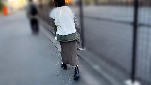 街角で声をかけて口内観察させてもらう オーガニックスーパー勤務 はつみちゃん サンプル画像 1
