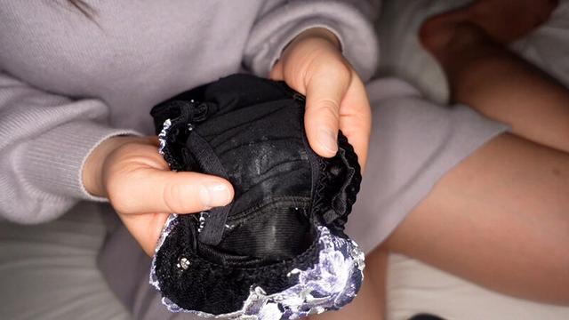 下着買取りサイトで知り合ったほなみちゃんの使用済み下着 赤城穂波 サンプル画像 2