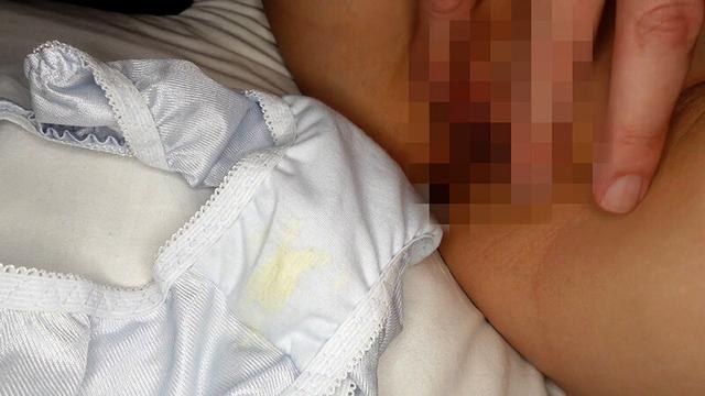 下着買取りサイトで知り合ったみいなちゃんの使用済み下着 紺野みいな サンプル画像 5