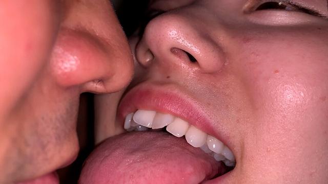 水沢つぐみを押し倒して口内に無理やり鼻突っ込んでみた サンプル画像 5
